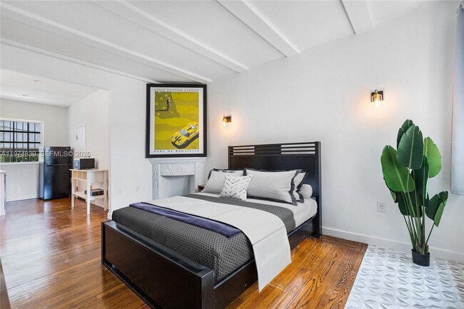 Building Photo - 439 15th St Unit 15