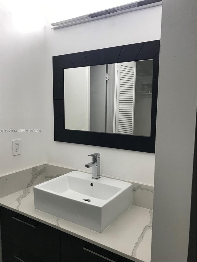 Photo - 8211 NW 191st St Unidad 3-E