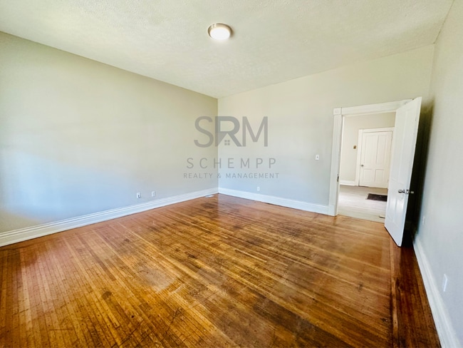 Photo - 2925 Slevin St