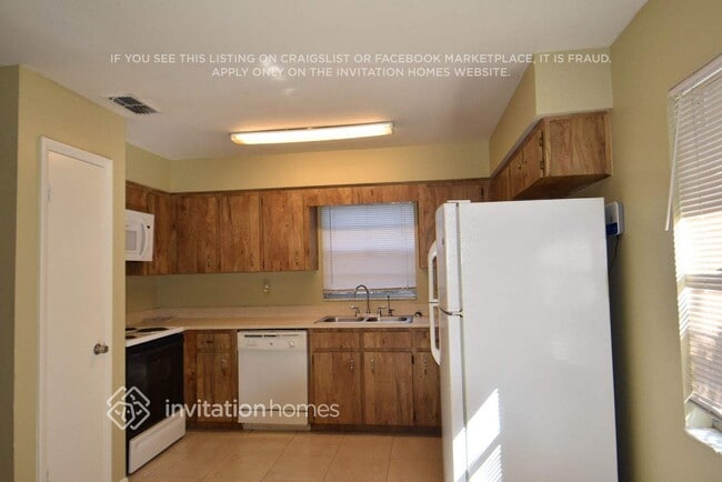 Photo - 1645 Sailpoint Dr