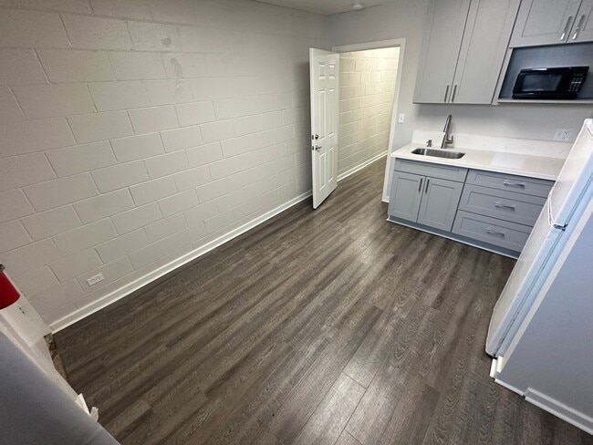 Photo - Roger and Darlene Wong Trust Unit A