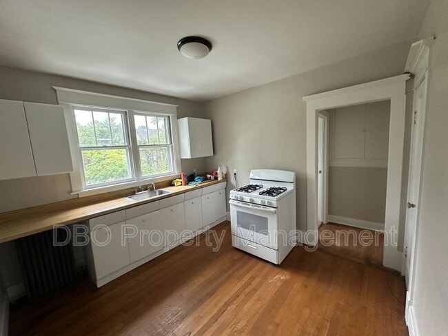 Building Photo - 28 Gardner Terrace Rental