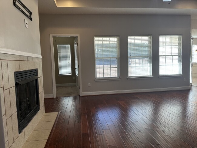 Photo - 59 Forest St NE