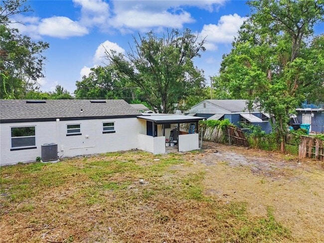 Photo - 2848 Harwood St