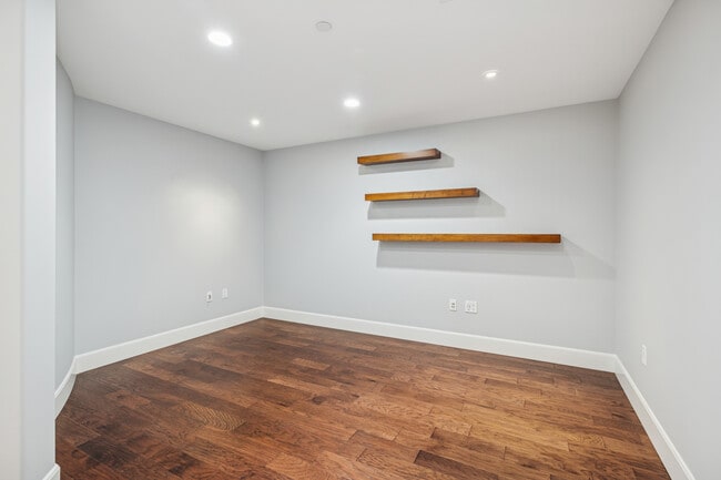 Photo - 5047 Scholarship