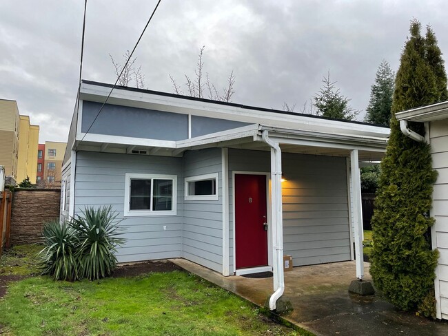 Building Photo - ZhH1600 A & B Unit 1600 B Rental
