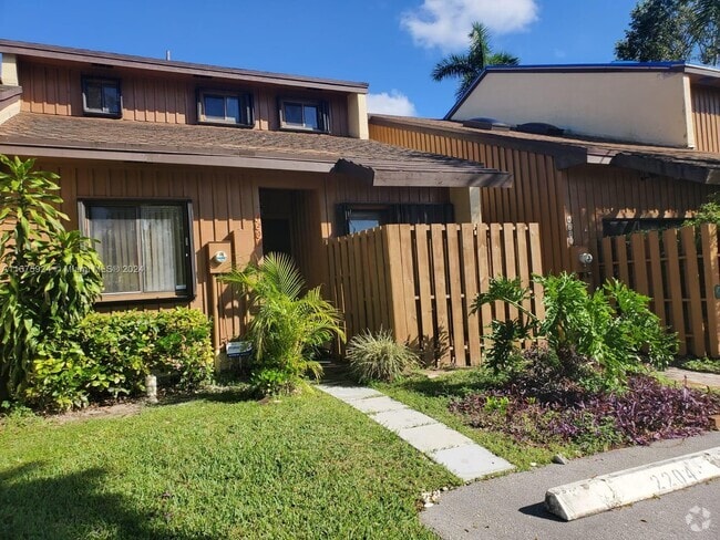 Building Photo - 4206 SW 87th Ter Rental