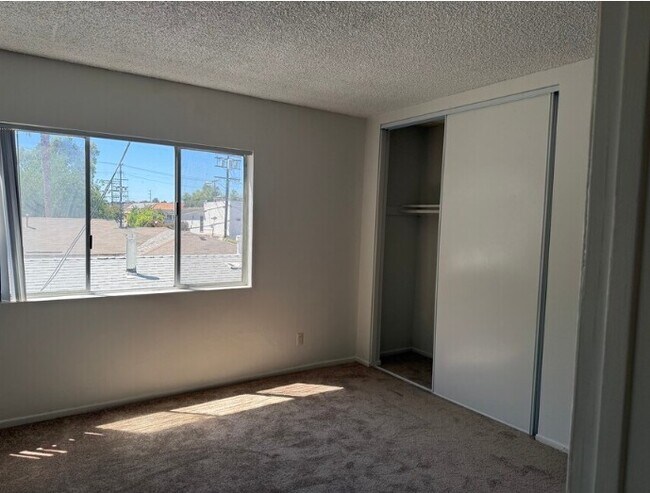 22515 Del Valle St