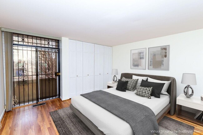 Photo - Large SW DC Townhome with Parking