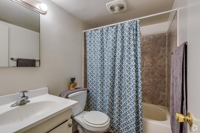 2HAB, 1BA - 640 ft² - Pine Village