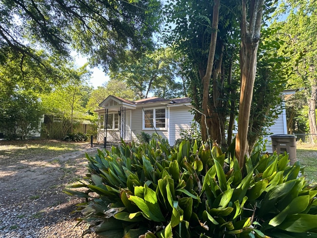 Photo - 5207 Azalea Cir S