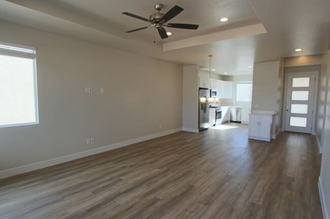 Photo - LIKE NEW: 2170+ SQFT and majestic VIEWS  3 Br 2.5 Ba 2 Car garage