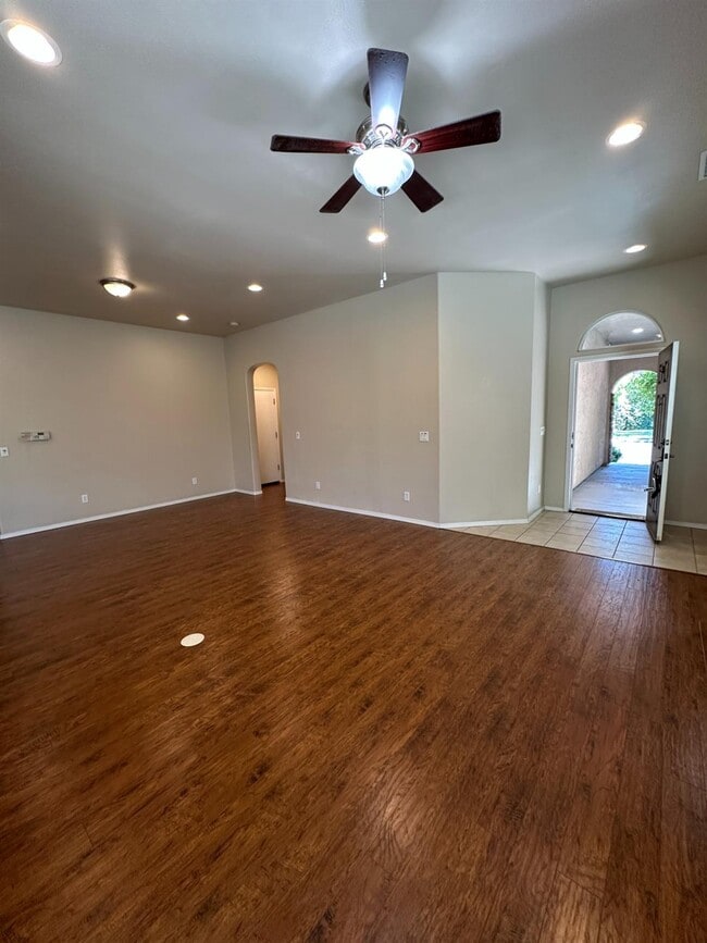 Photo - 5541 N Plum Ln