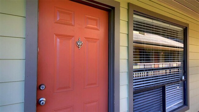 Photo - 908 Poplar St Unit 203