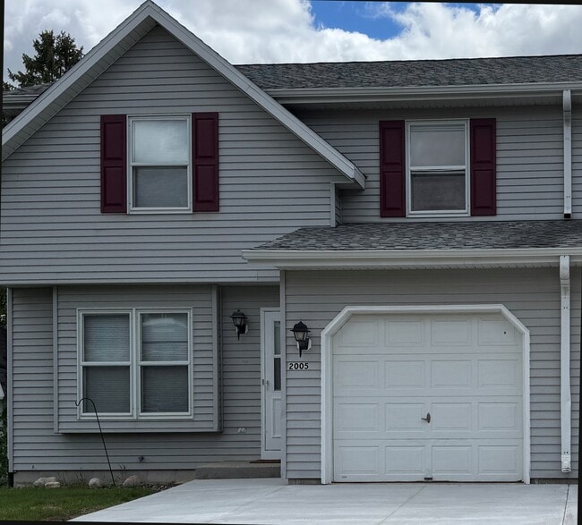 Photo - 2005 Miller St Townhome