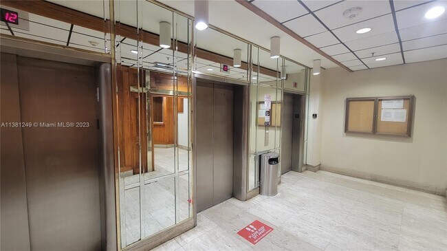 Photo - 905 Brickell Bay Dr Unidad 1831