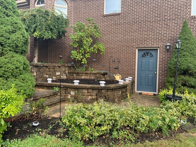 Entrance to apt. - 62 Fiske Hill Rd Unit Large roomy updated apt.