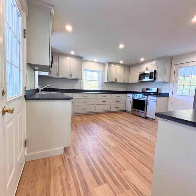 Photo - 301 Central St