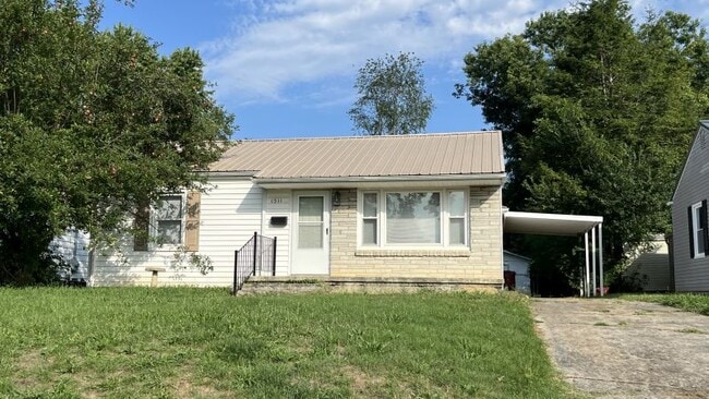 Building Photo - 1311 E Holston Ave