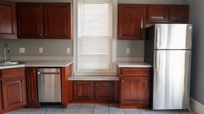 Building Photo - 634 Dorchester Ave Unit #1