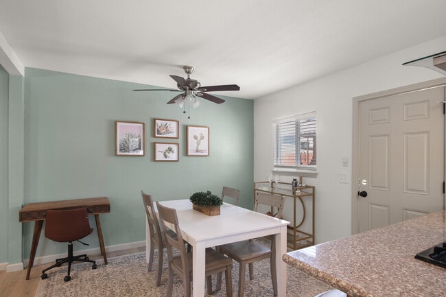 Photo - 1337 N Pershing Ave Unidad B