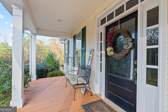 Photo - 572 Austin Rd