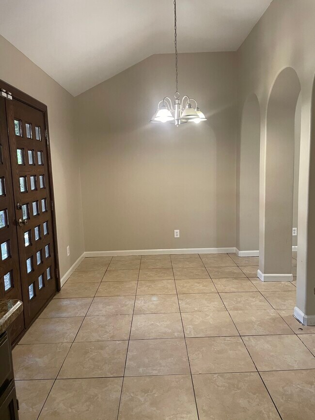 Photo - 307 S Sol Dorado St