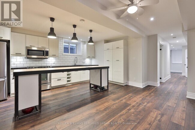 Photo - 234 Seaton St