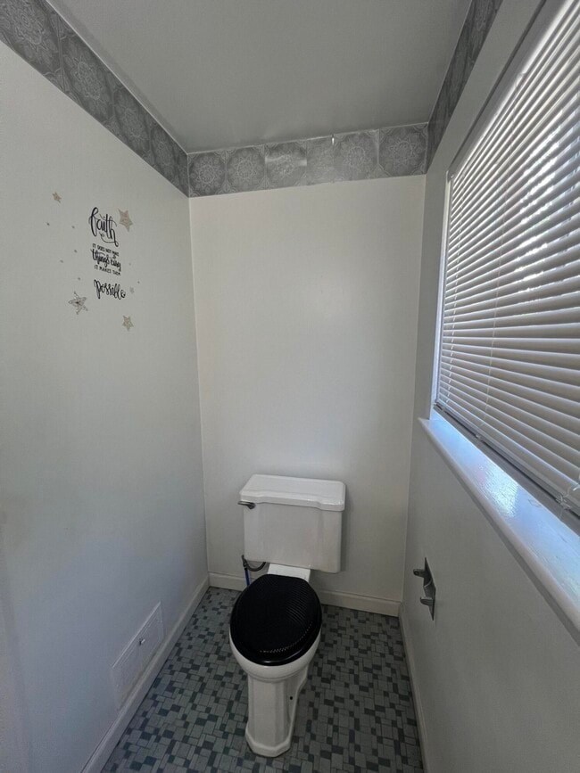 3750 Buena Vista St