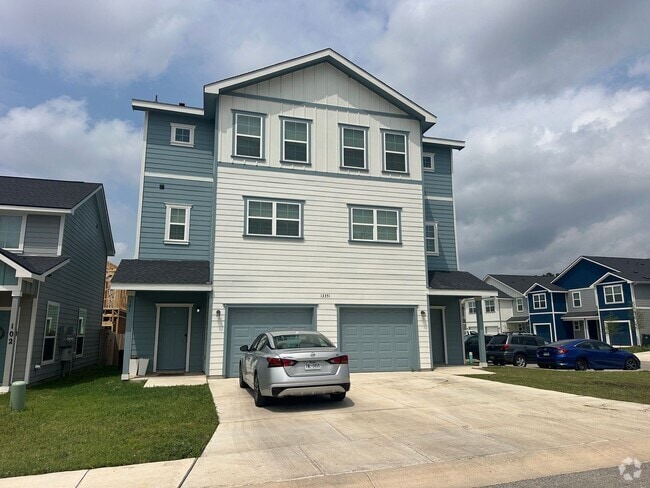 Building Photo - Townhome for Rent Unit 102