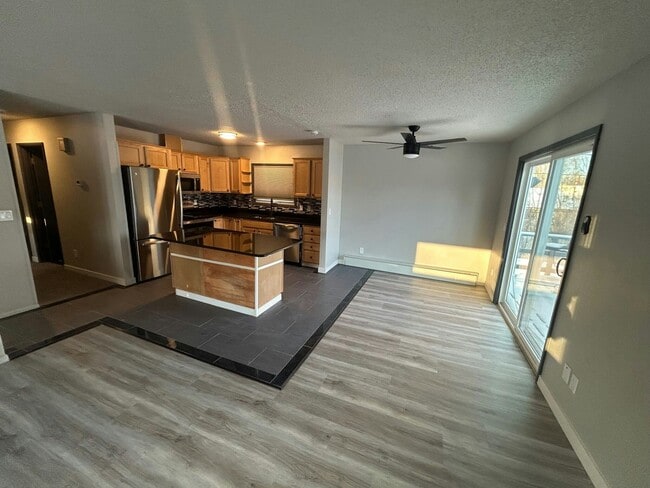 Photo - 2011 Salem Ct