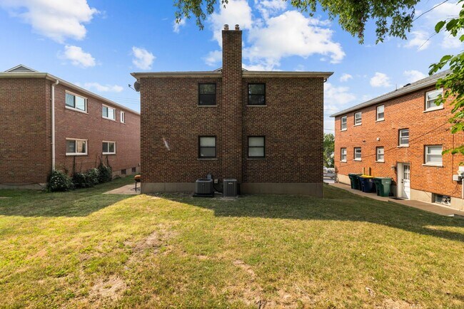 Photo - Spacious 3 Bedroom in Webster Groves Unit 2FL