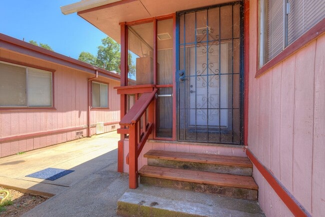 Photo - 162 Feathervale Dr