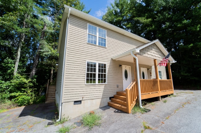 Photo - 97 Taylor Rae