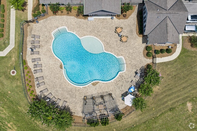 Pool - Beacon Place Tuscaloosa