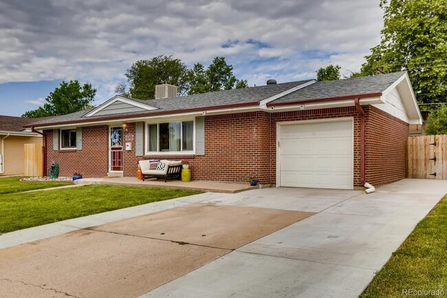 Photo - 2465 S Osceola St