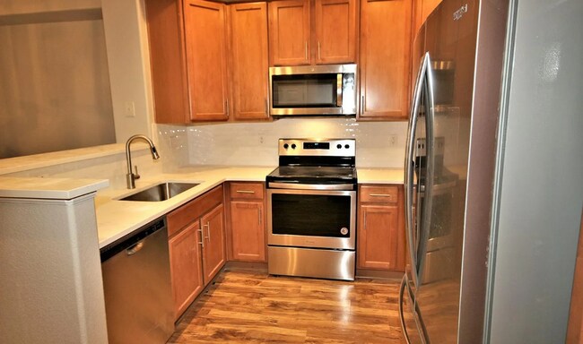 Photo - Inviting Open-Concept Townhome!