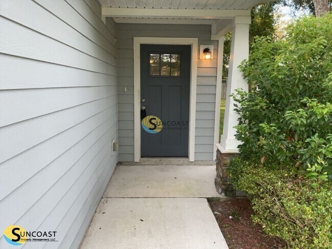 Photo - 8012 Hastings St