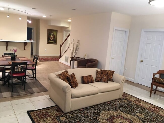 Photo - 445 Knoll St NW