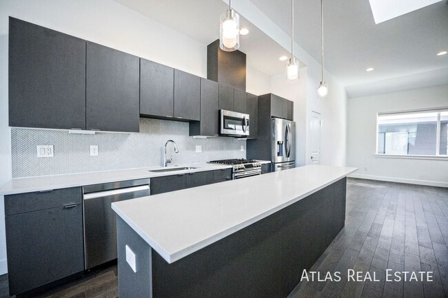 Building Photo - 2016 N Bryant St Unit 107 Rental