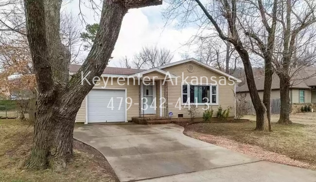 Building Photo - Beautiful Home Near the University!