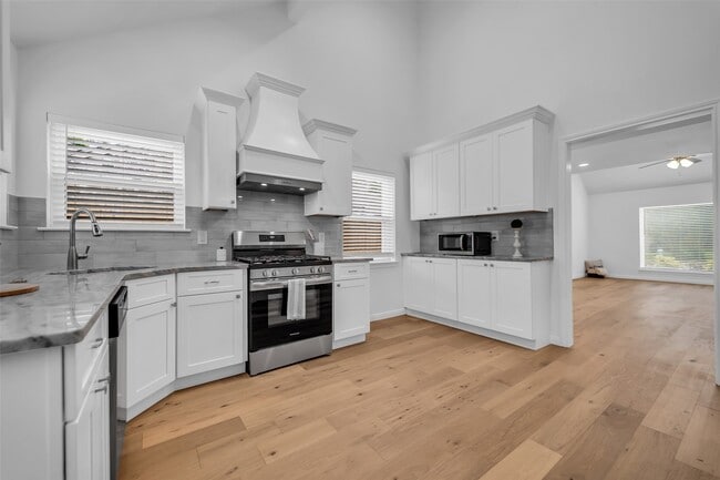 Photo - 23922 Creek Ridge Dr