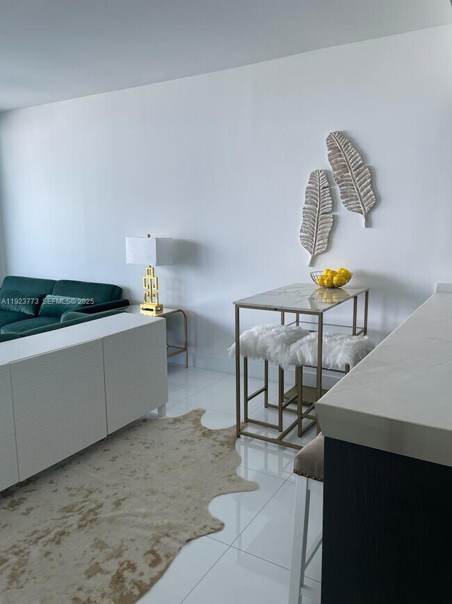 Photo - 200 Biscayne Blvd Way Unidad 3309