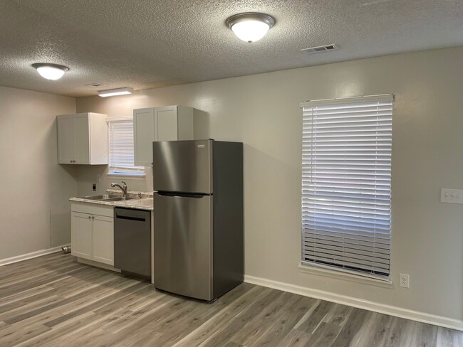 Photo - 357 E Main St