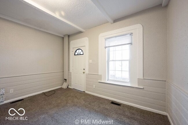 Photo - 240 N Beville Ave