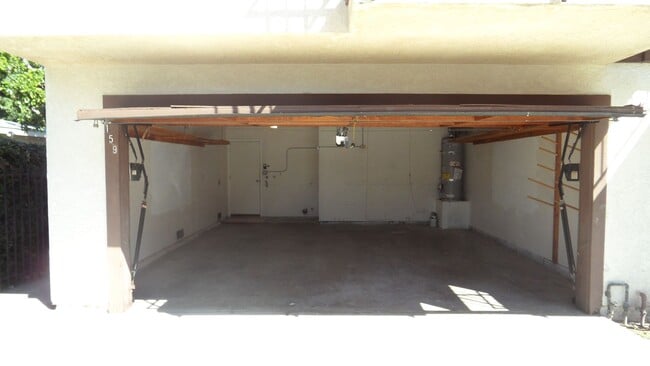 Photo - Clark 157-161 Unit 159