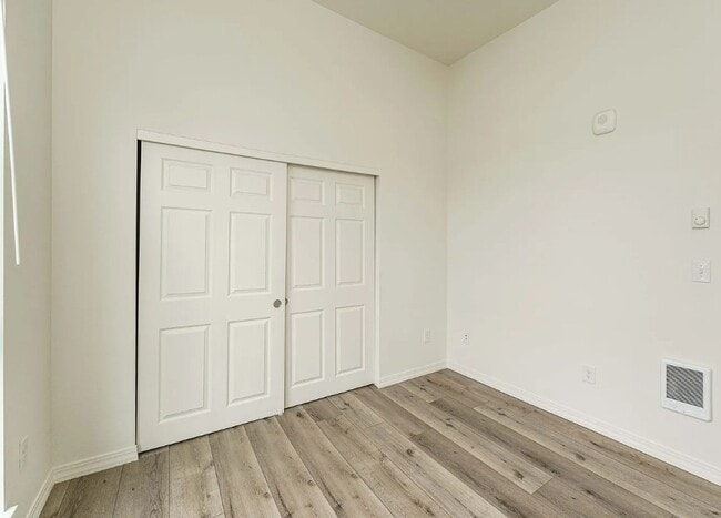 Photo - Evergreen Multiplex Unit Evergreen (202)