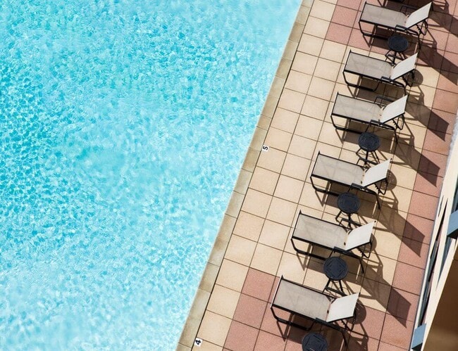 pool-and-sun-chairs