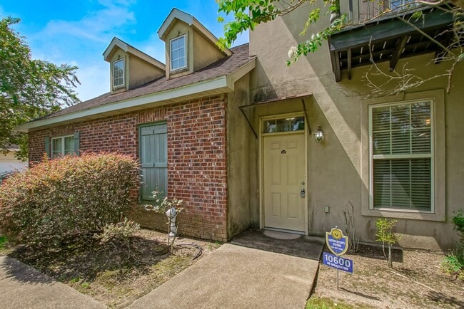 Photo - 10600 Lakes Blvd
