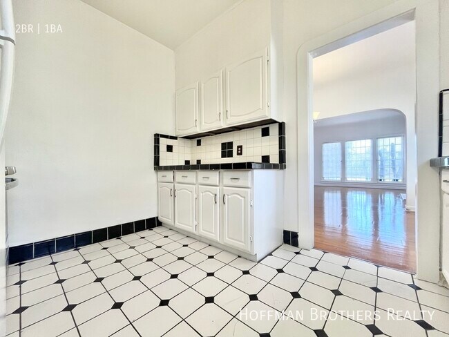 Photo - 508 N Genesee Ave